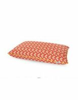 Rectangular pillow with zipper, red with daisies, 55x90 cm